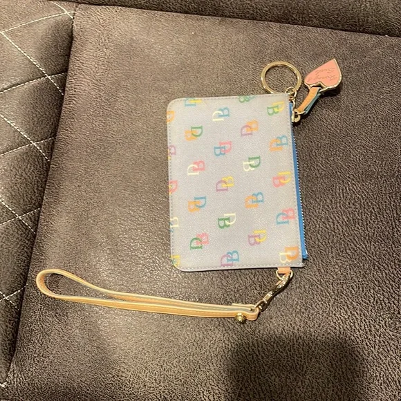 Dooney & Burke wristlet! Lightly used in great condition - Picture 1 of 3